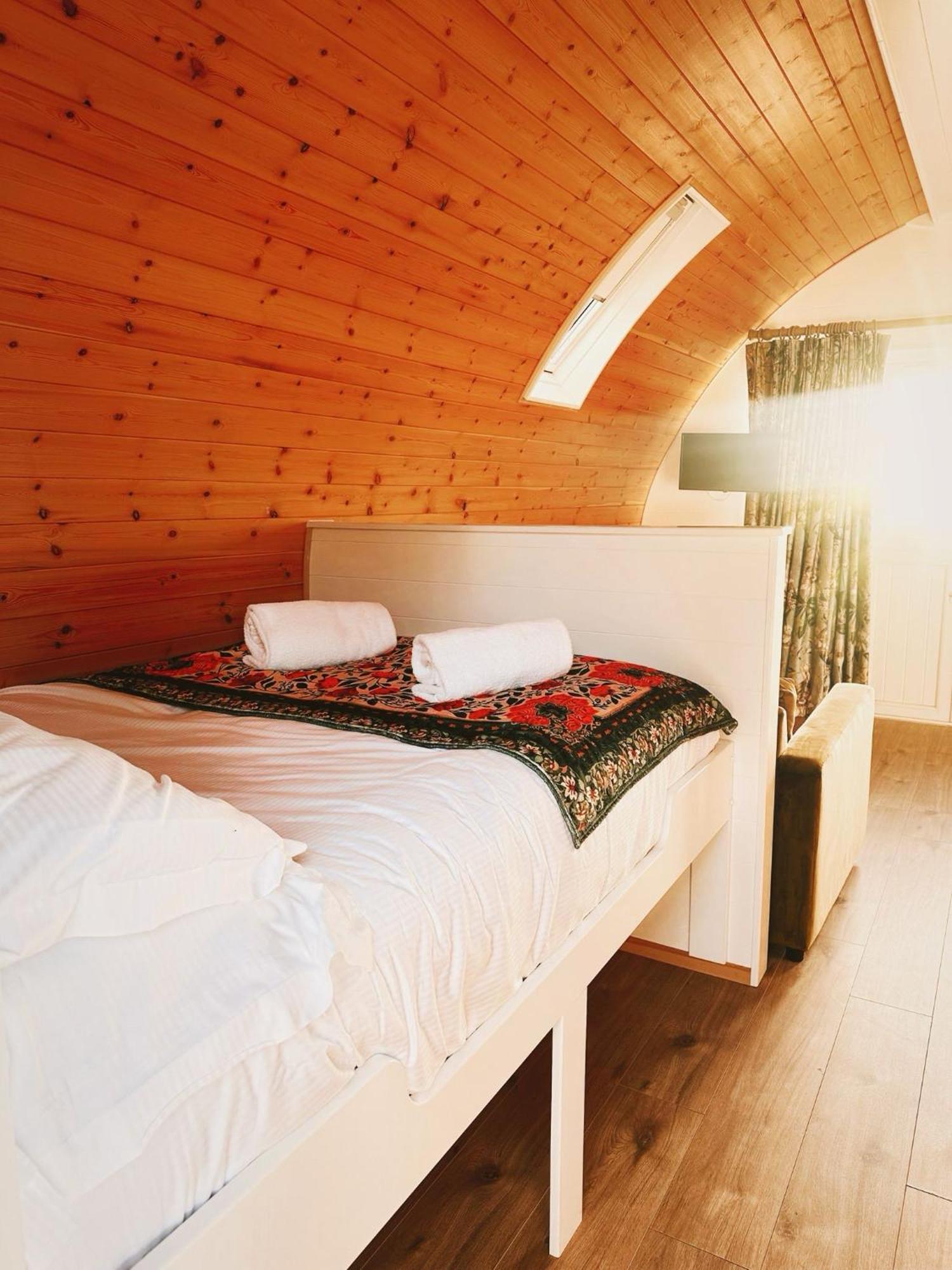 Carlton Manor Pods Aldbrough Exterior foto